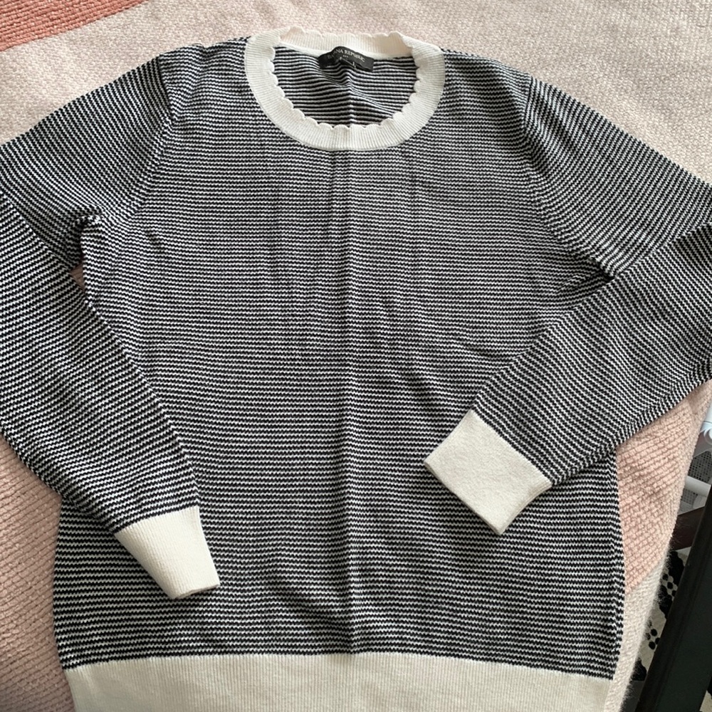 Black and white stripped sweater